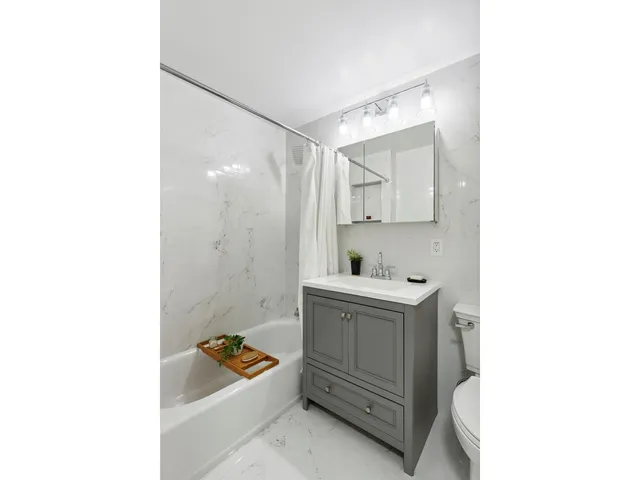 $6,000 | 45 West 67th Street, Unit 7G | Upper West Side