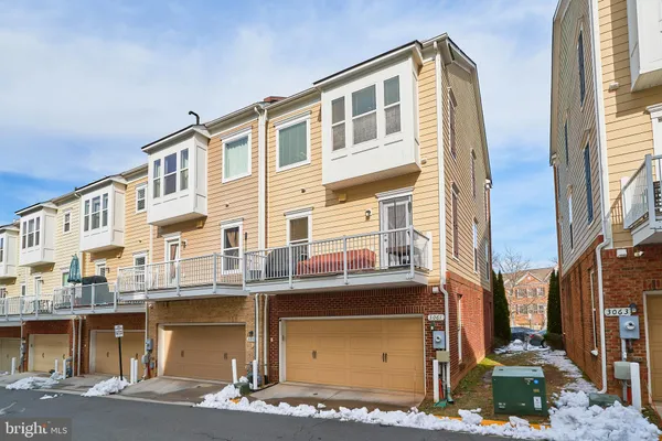 $3,900 | 3061 Waterloo Lane, Fairfax, VA 22031