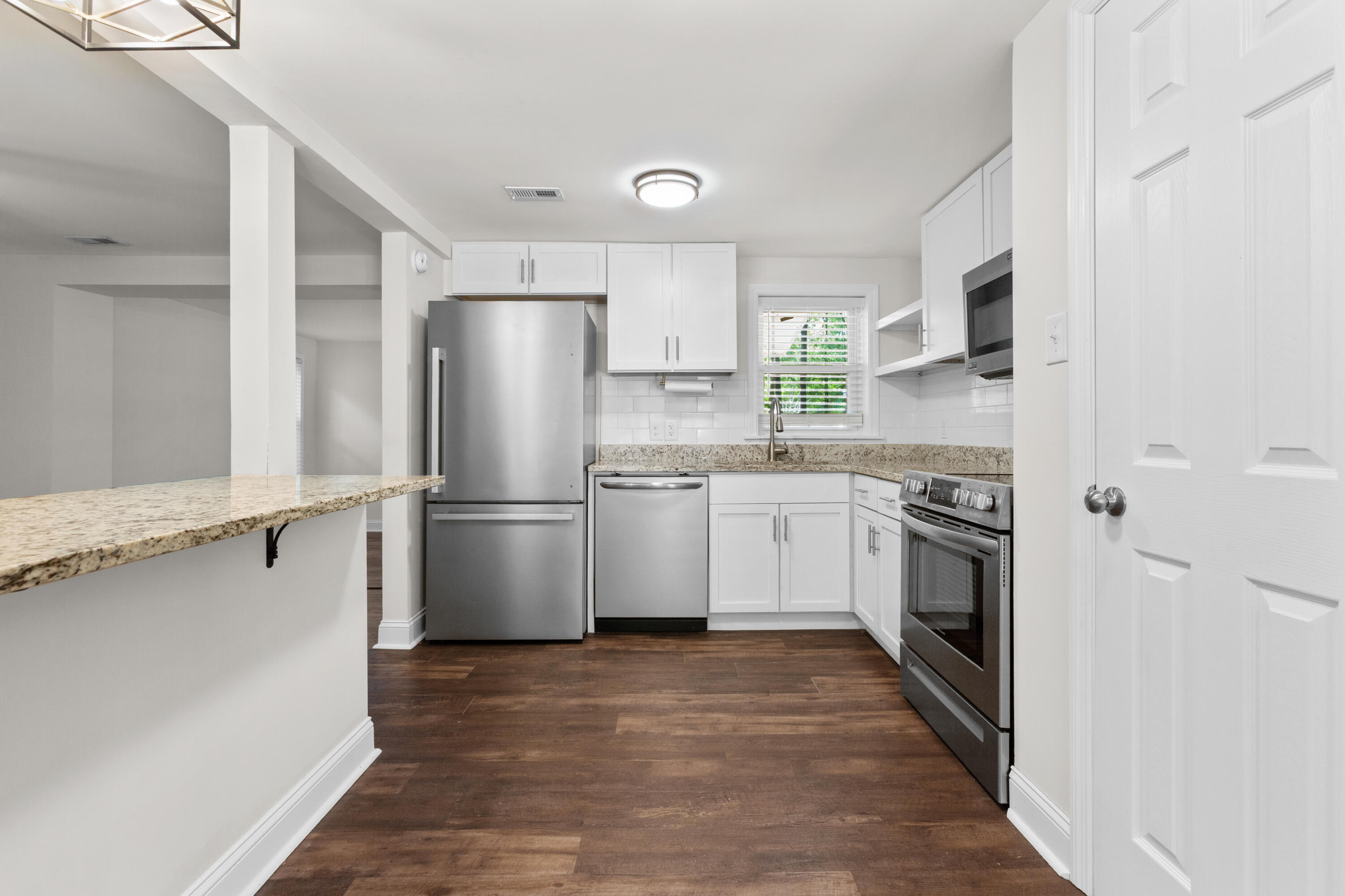 102 Bonneau Street Bonneau, SC 29431 - Photo 4 of 15 102Bonneau.NicoleBurbagePhoto-3