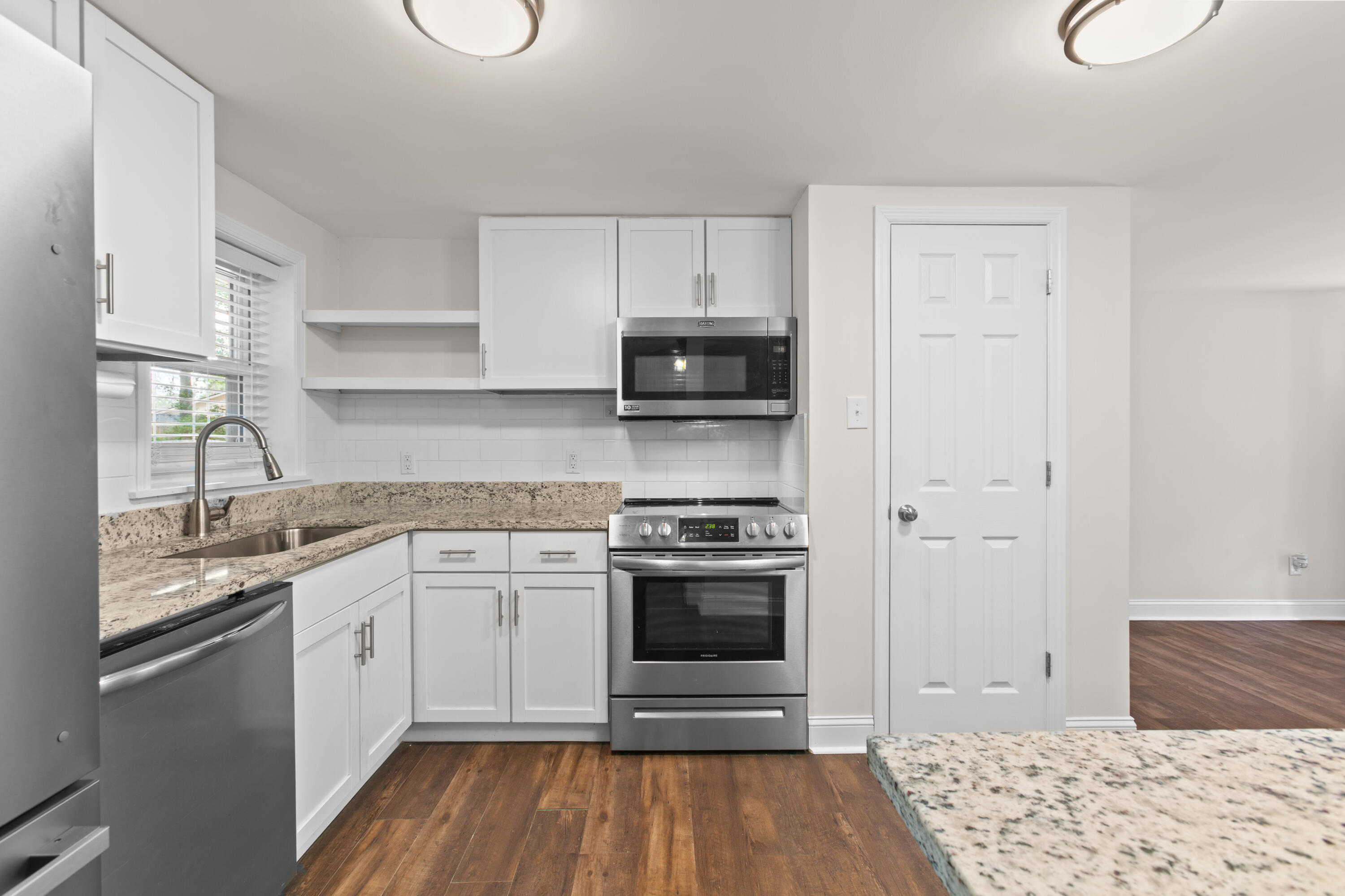 102 Bonneau Street Bonneau, SC 29431 - Photo 6 of 15 102Bonneau.NicoleBurbagePhoto-5