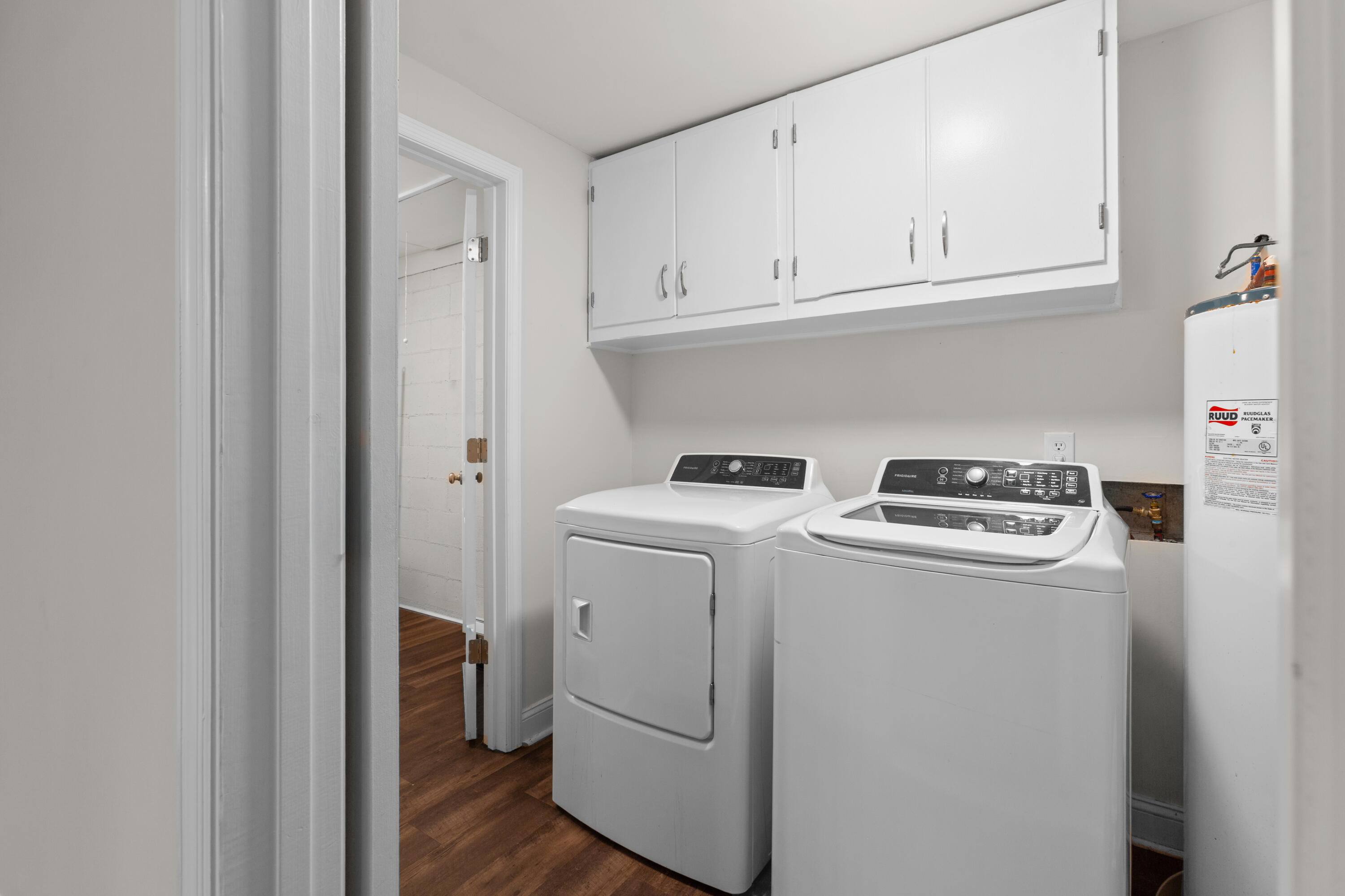 102 Bonneau Street Bonneau, SC 29431 - Photo 9 of 15 102Bonneau.NicoleBurbagePhoto-10