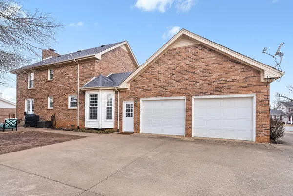 $2,500 | 523 West Point Drive, Clarksville, TN 37043