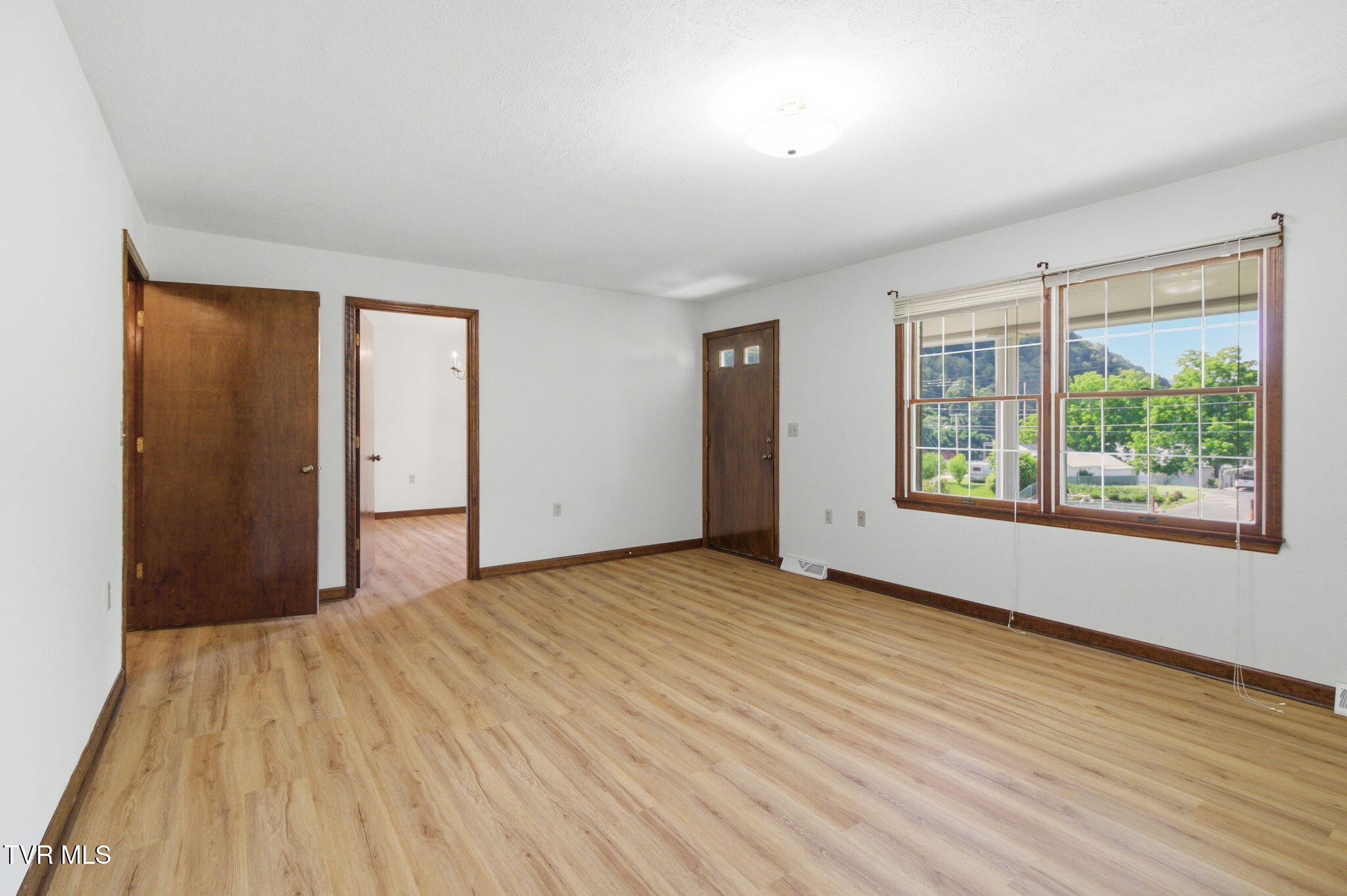 122 East Carters Valley Road Kingsport, TN 37665 - Photo 14 of 45 14-web-or-mls-DZ3A3884