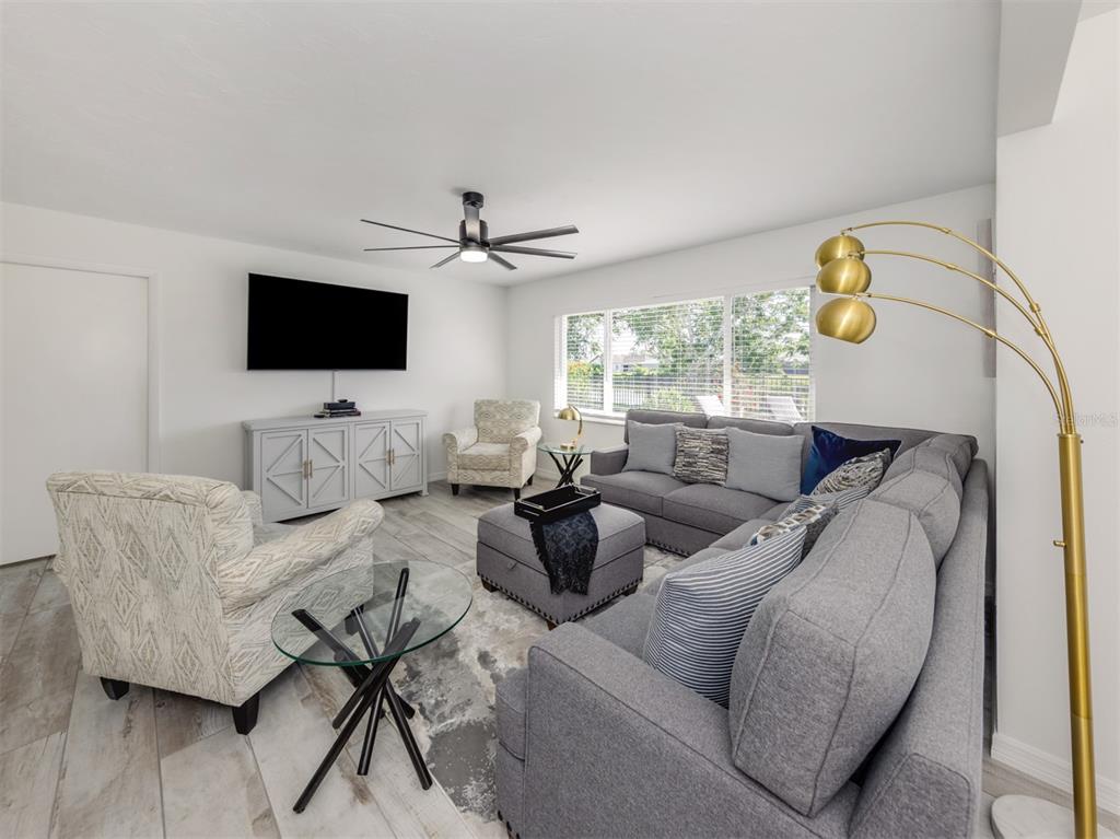1232 Pine Needle Road Venice, FL 34285 - Photo 13 of 91 Gallery Image 13