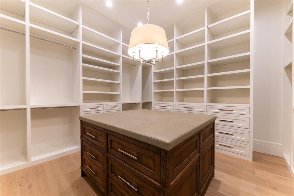 4405 Wildwood Road Dallas, TX 75209 - Photo 25 of 26 Leather Countertop