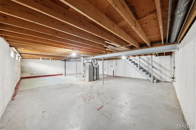 $179,900 | 3660 Woodman Drive, Florissant, MO 63031