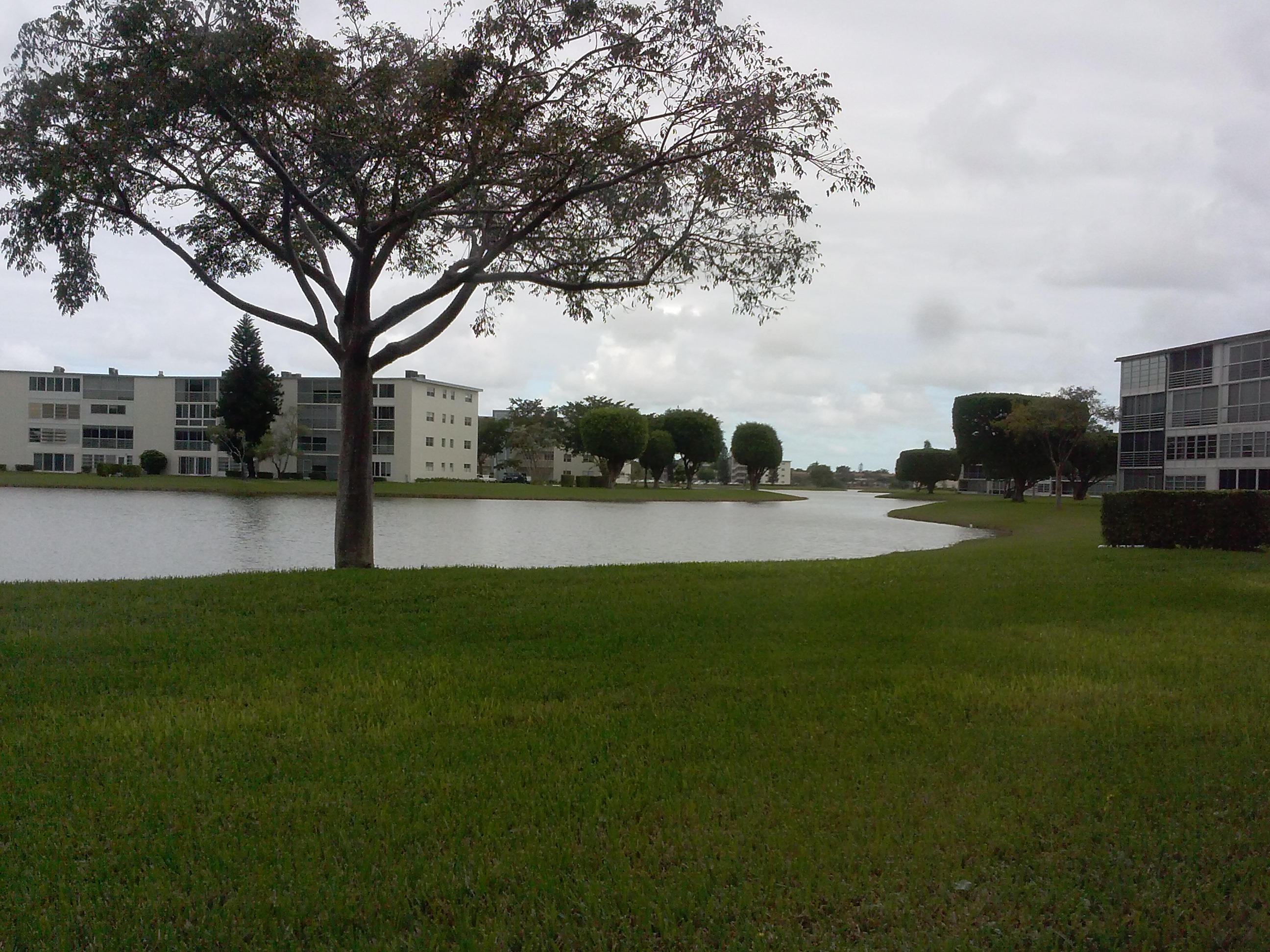 1098 Cornwall East, Unit 1098 Boca Raton, FL 33434 - Photo 21 of 22 EXTERIOR REAR VIEW 2