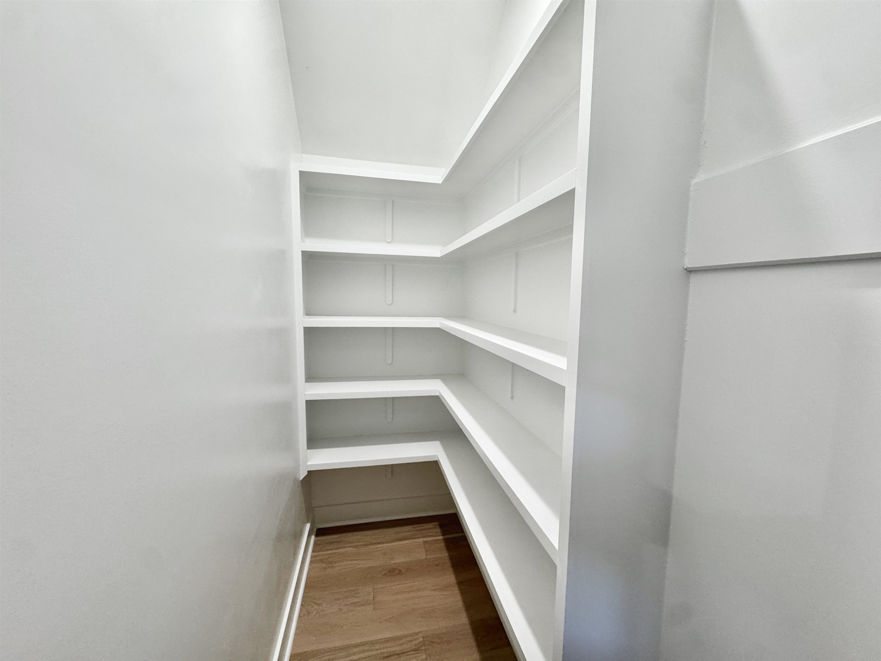 354 Avon Road Memphis, TN 38117 - Photo 33 of 40 View of pantry