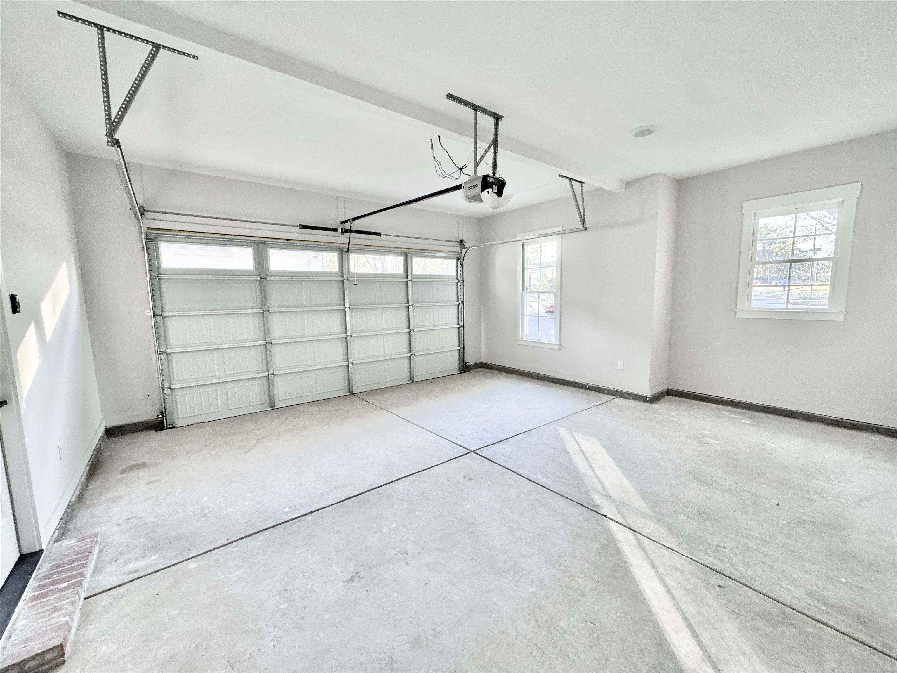 354 Avon Road Memphis, TN 38117 - Photo 34 of 40 Garage with baseboards