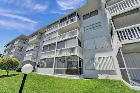 $229,900 | 455 Paradise Isle Boulevard, Unit 104, Hallandale Beach, FL 33009
