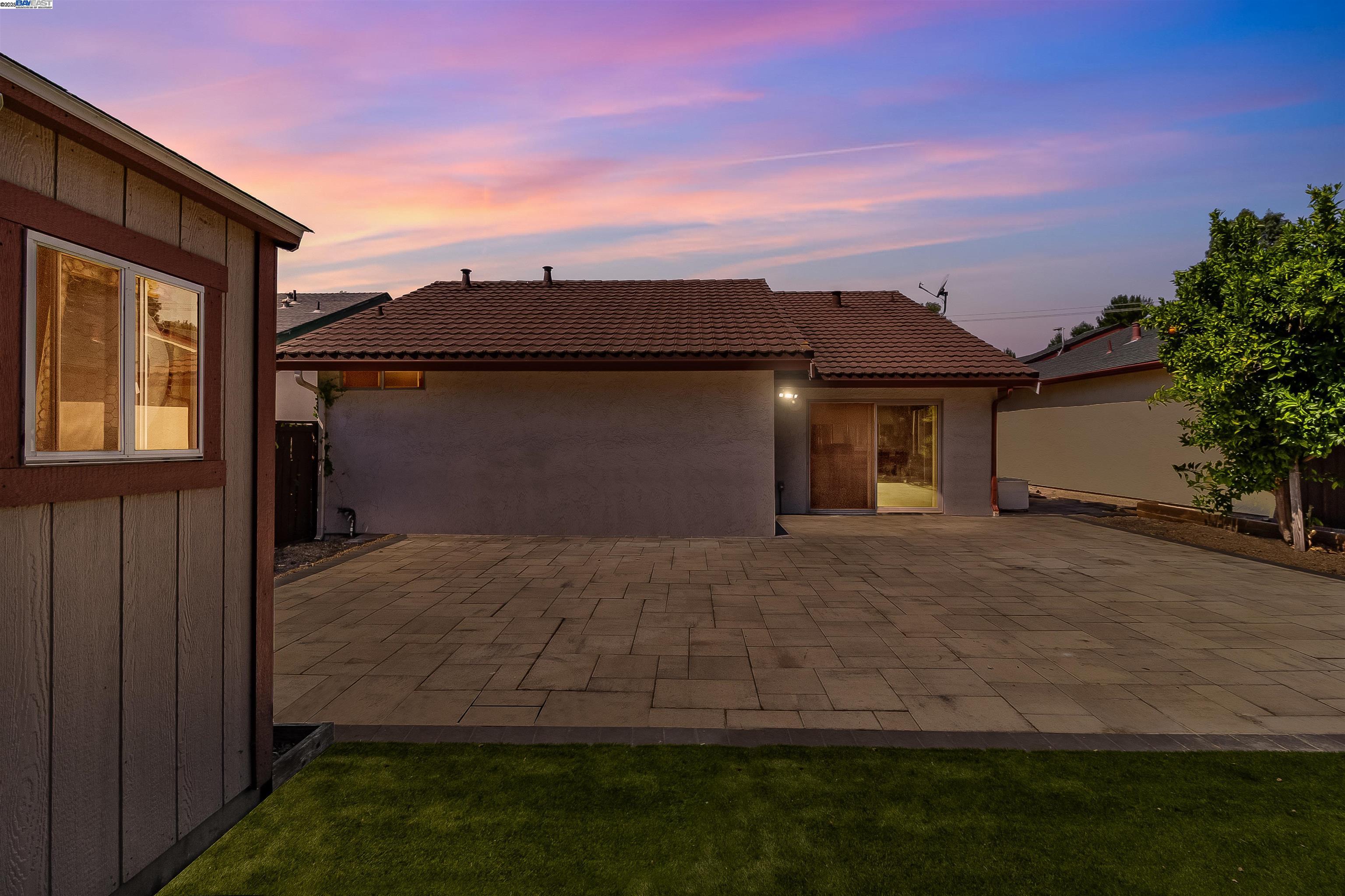 943 Coral Ridge Circle Rodeo, CA 94572 - Photo 3 of 45