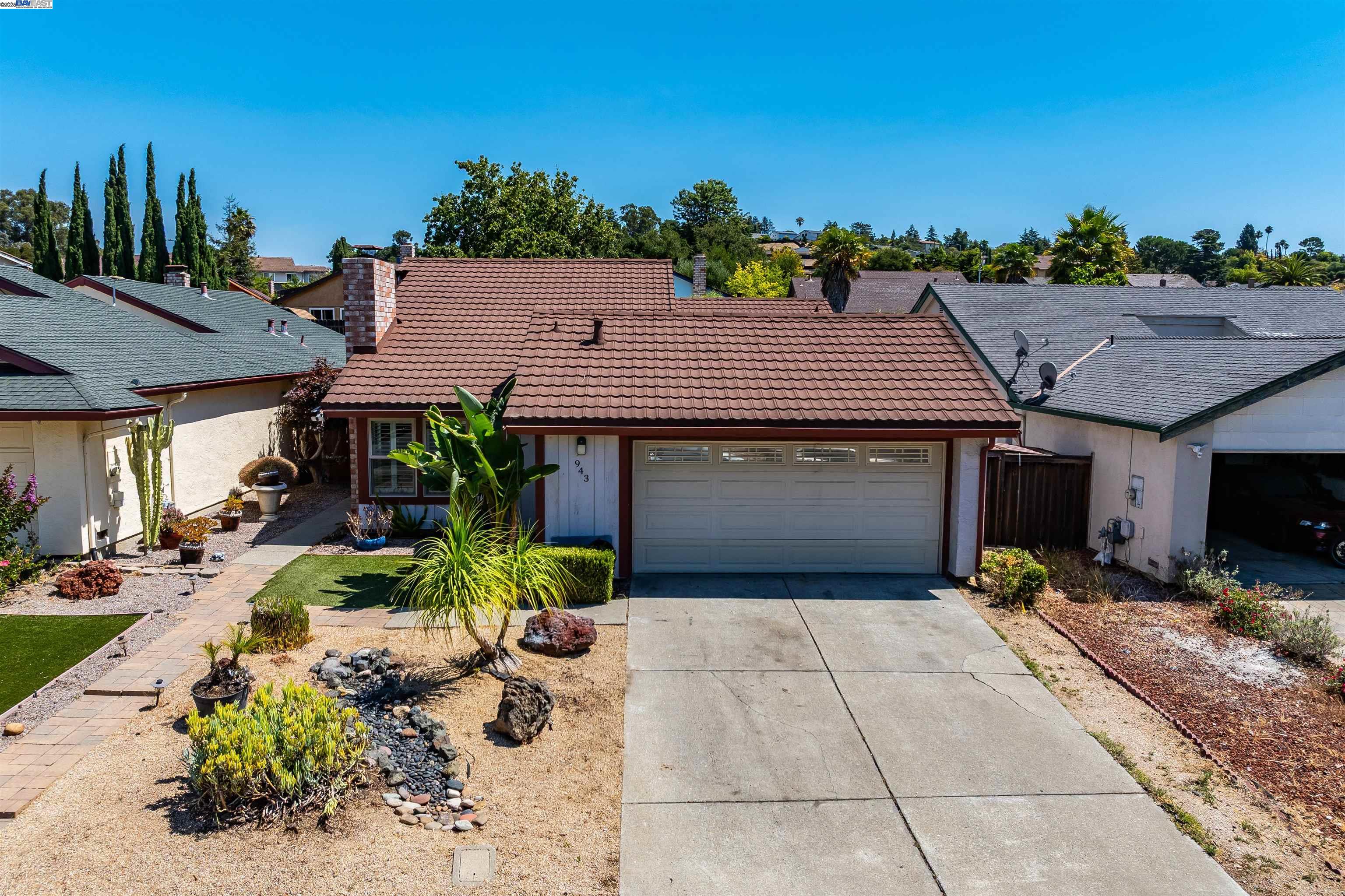 943 Coral Ridge Circle Rodeo, CA 94572 - Photo 5 of 45