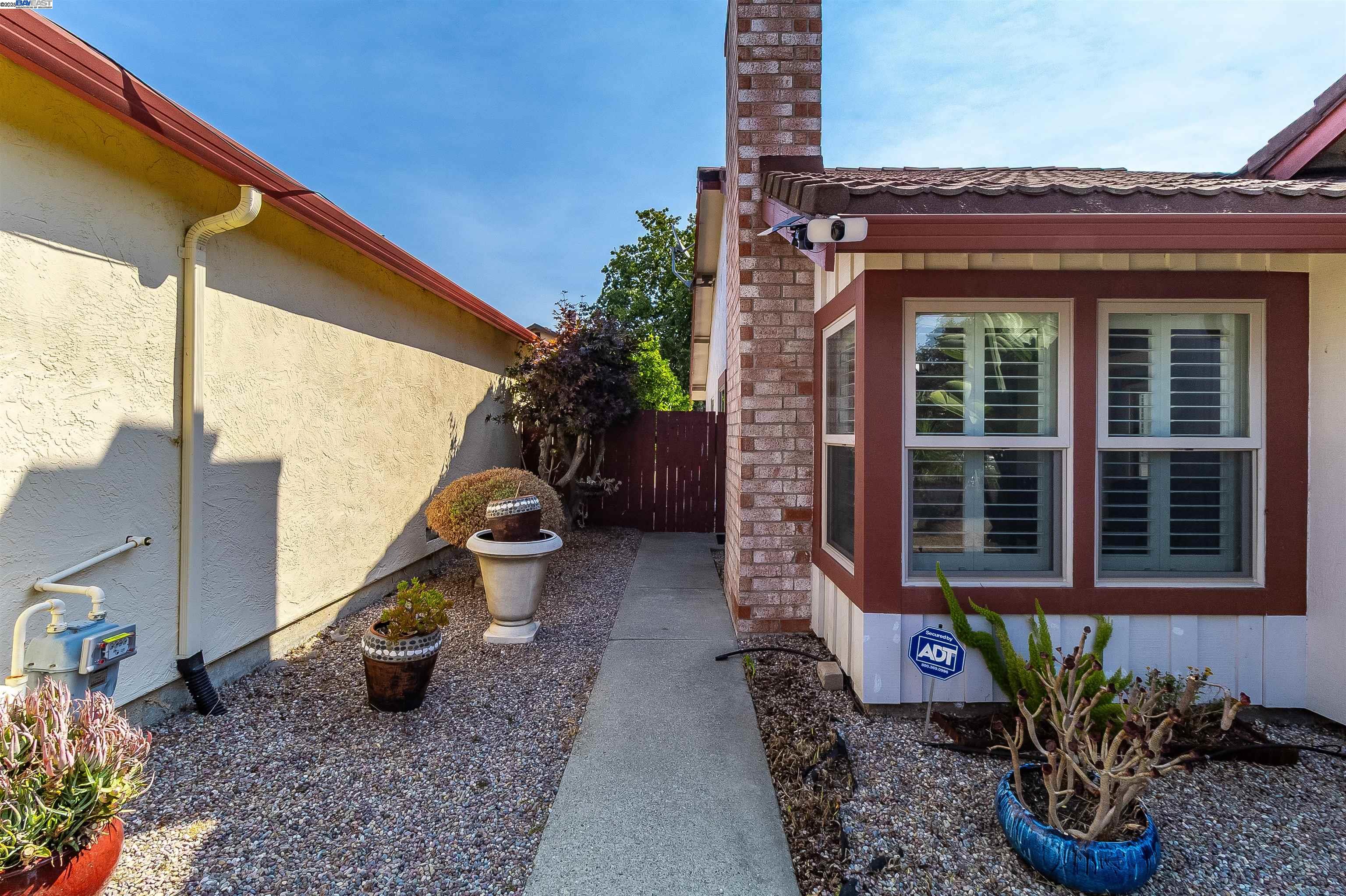 943 Coral Ridge Circle Rodeo, CA 94572 - Photo 6 of 45