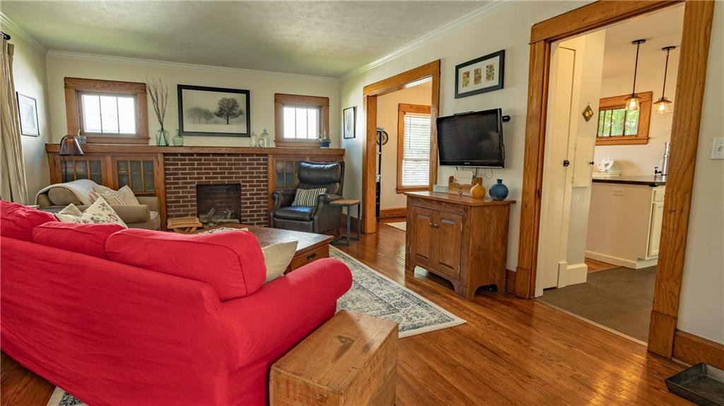 604 Spring Street Grove City, PA 16127 - Photo 5 of 25 Gallery Image 5