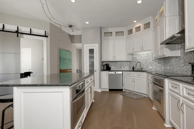 $1,575,000 | 3 Waterway Court, Unit 3E, The Woodlands, TX 77380