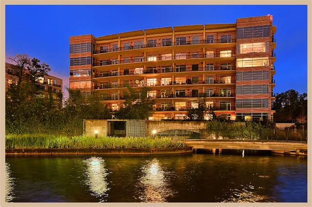 $1,575,000 | 3 Waterway Court, Unit 3E, The Woodlands, TX 77380