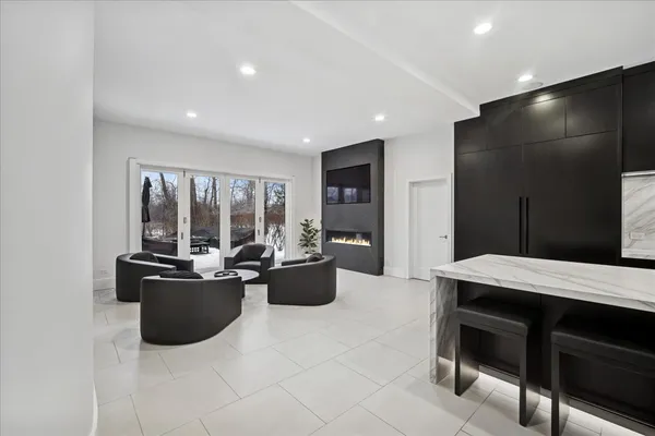 $3,200,000 | 1630 Ridge Road, Highland Park, IL 60035