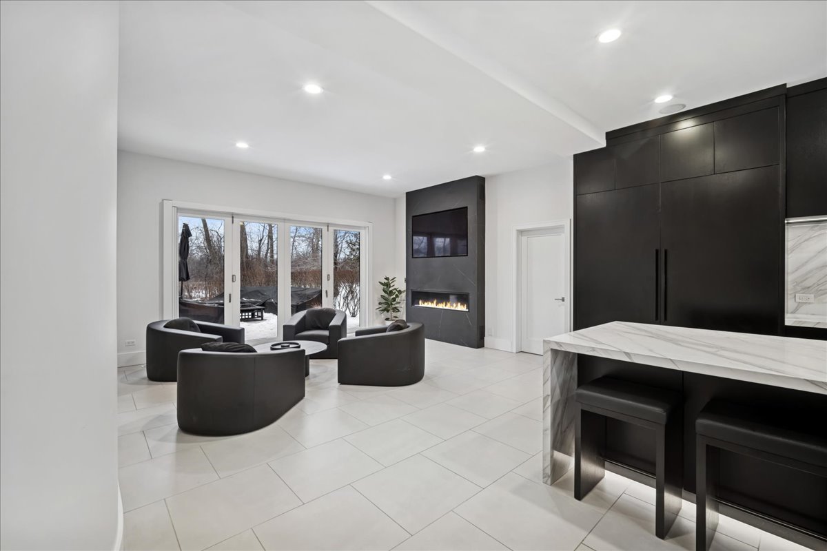 1630 Ridge Road Highland Park, IL 60035 - Photo 13 of 61