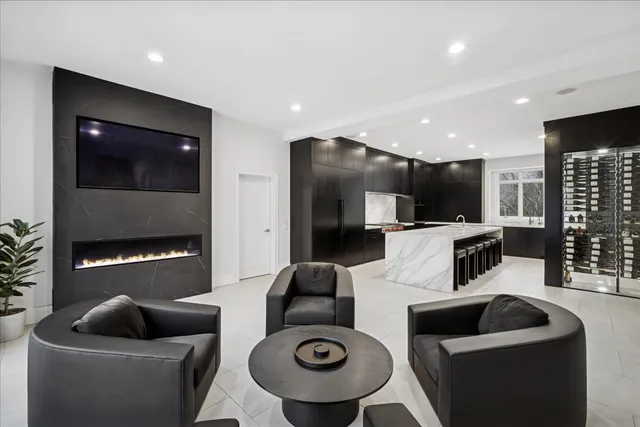 $3,200,000 | 1630 Ridge Road, Highland Park, IL 60035