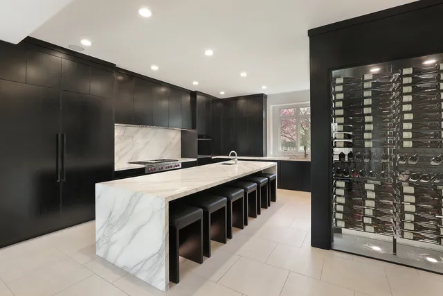 $3,200,000 | 1630 Ridge Road, Highland Park, IL 60035