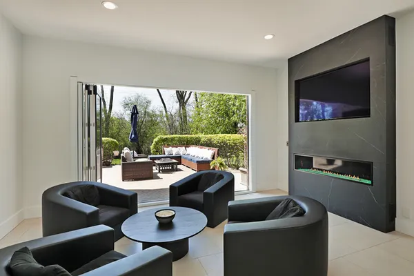 $3,200,000 | 1630 Ridge Road, Highland Park, IL 60035