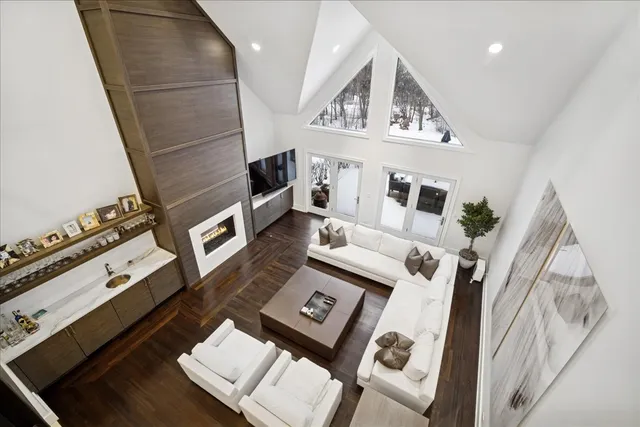 $3,200,000 | 1630 Ridge Road, Highland Park, IL 60035