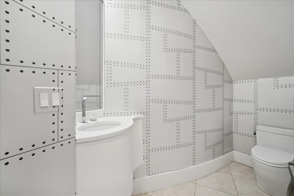 1630 Ridge Road Highland Park, IL 60035 - Photo 22 of 61