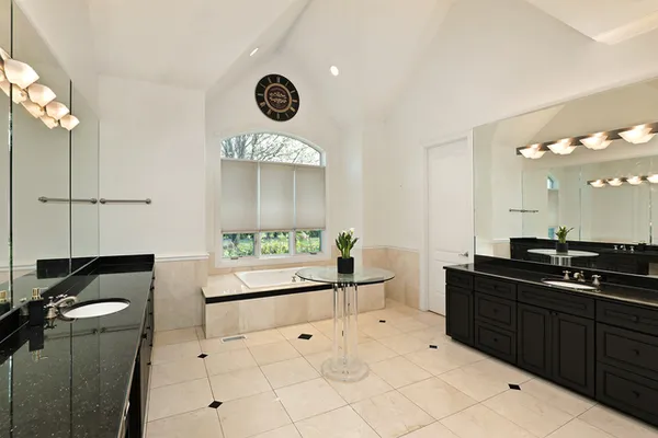 $3,200,000 | 1630 Ridge Road, Highland Park, IL 60035