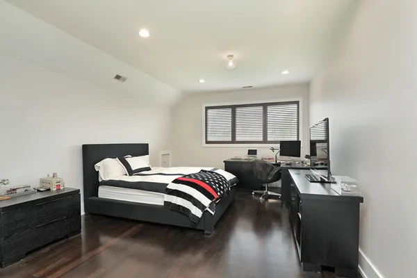 $3,200,000 | 1630 Ridge Road, Highland Park, IL 60035