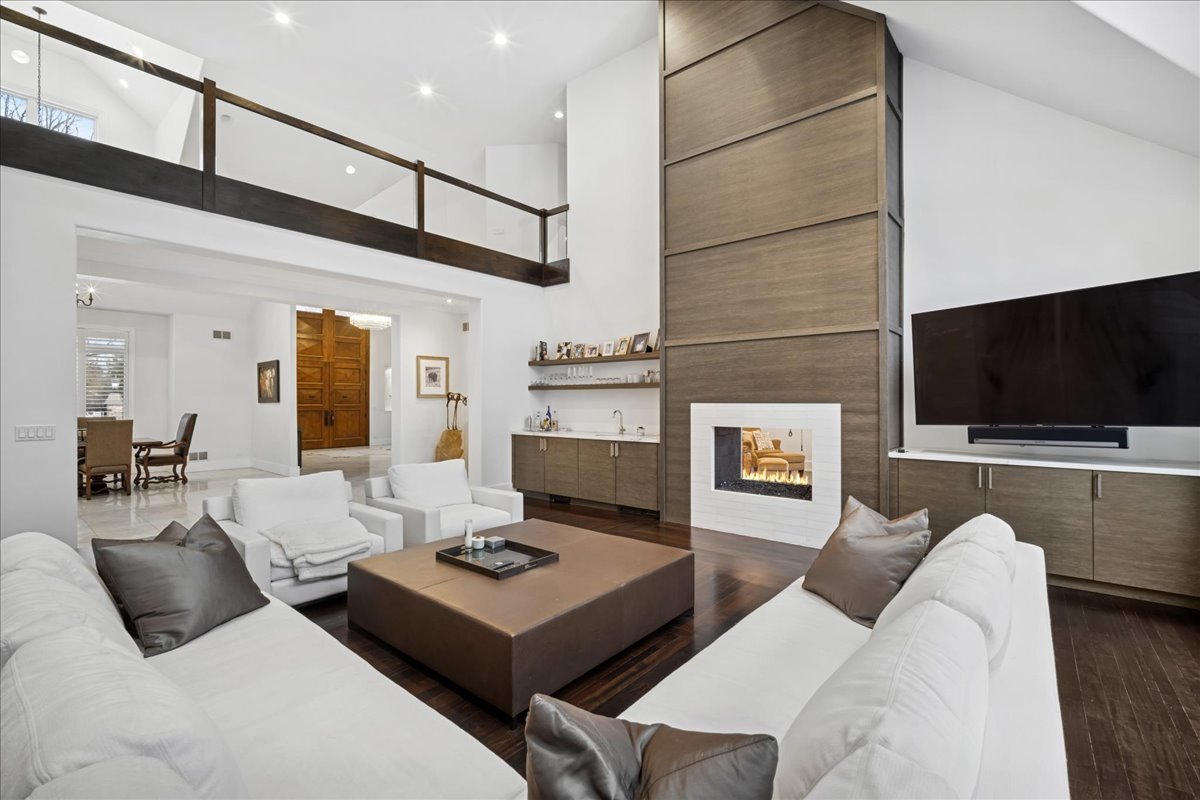 1630 Ridge Road Highland Park, IL 60035 - Photo 8 of 61