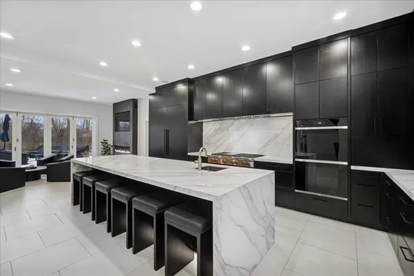 $3,200,000 | 1630 Ridge Road, Highland Park, IL 60035