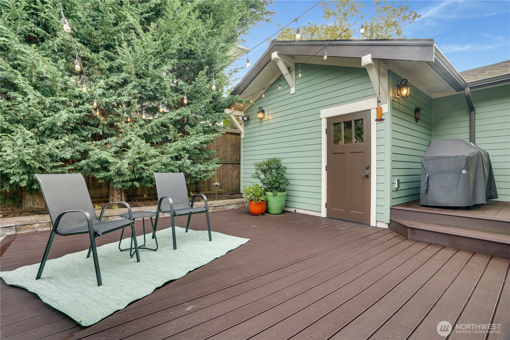 3501 North Stevens Street Tacoma, WA 98407 - Photo 34 of 39 a view of a chairs and table in the balcony