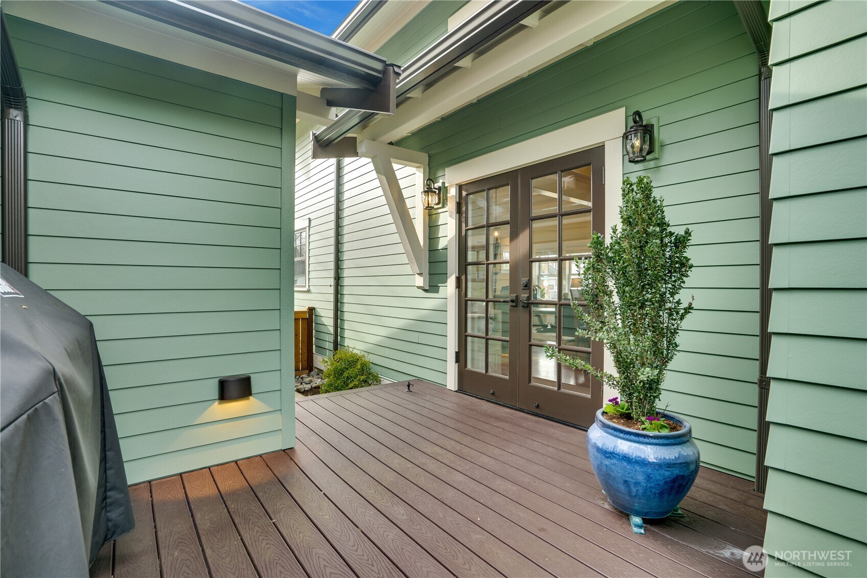 3501 North Stevens Street Tacoma, WA 98407 - Photo 36 of 39 a view of a house with backyard and sitting area