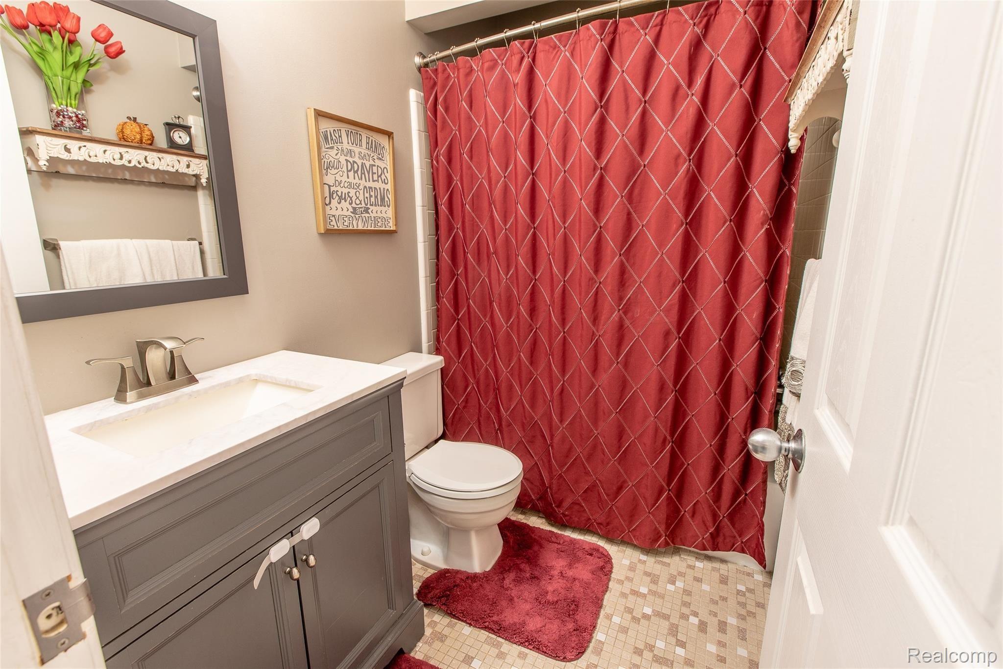 17500 Rudgate Street Southgate, MI 48195 - Photo 7 of 29 17500-40.jpg