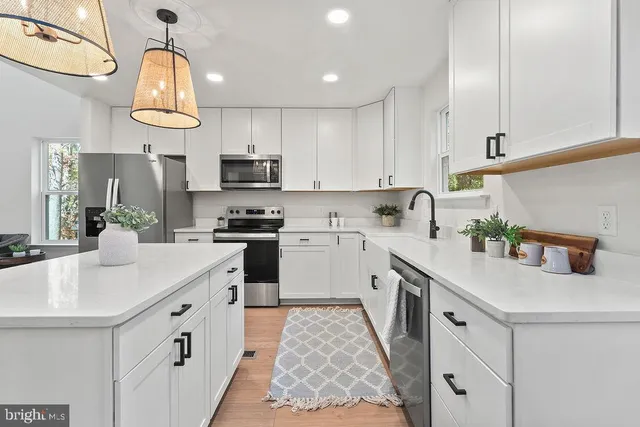 $518,400 | 6 Willow Branch Lane, Fredericksburg, VA 22405