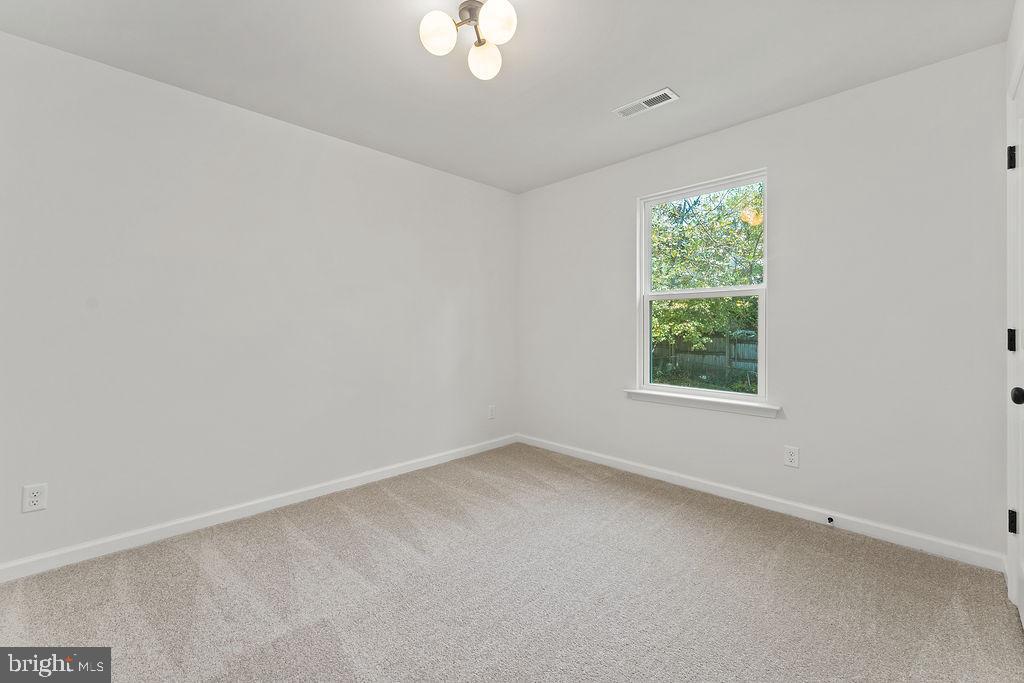 6 Willow Branch Lane Fredericksburg, VA 22405 - Photo 24 of 56 an empty room with a window