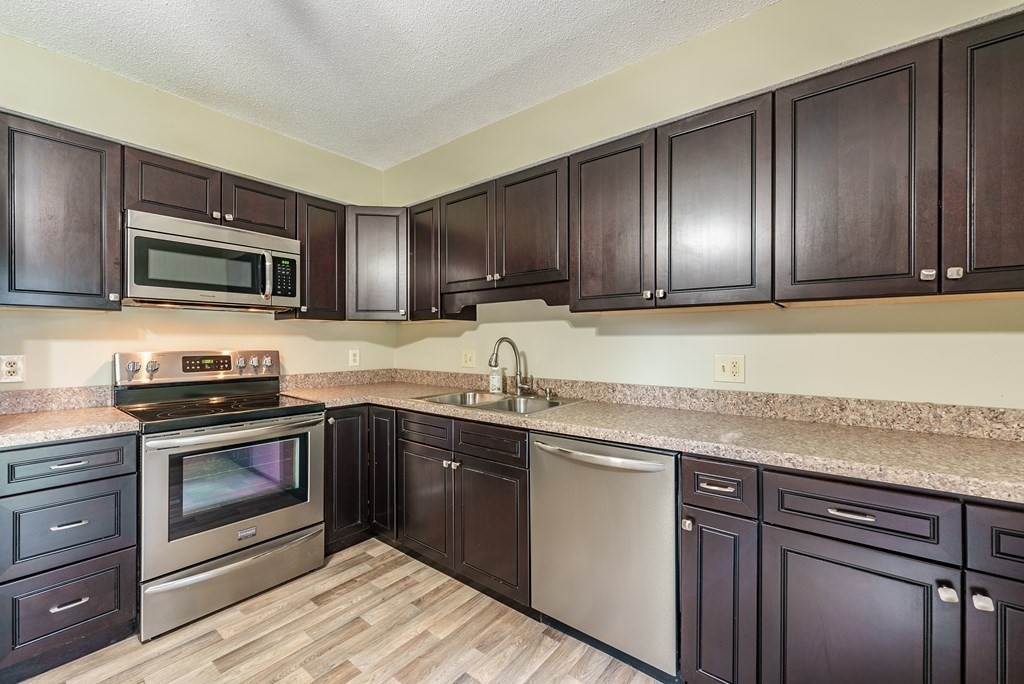 150 Hillside Road, Unit 9 Westfield, MA 01085 - Photo 5 of 18 Gallery Image 5