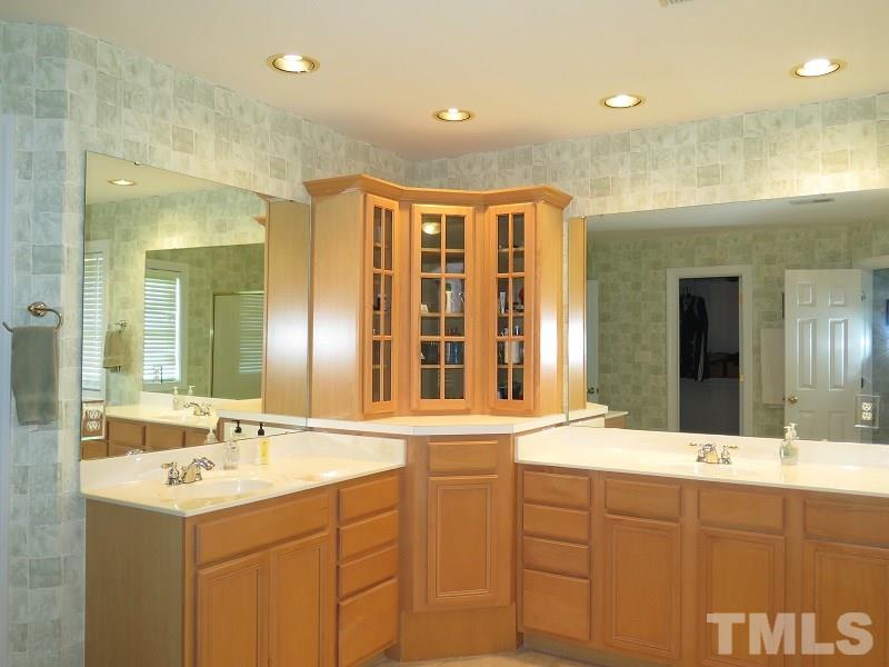 12412 Village Gate Way Raleigh, NC 27614 - Photo 14 of 25 Gallery Image 14