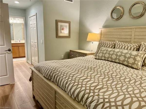 $2,800 | 9735 Acqua Court, Unit 637, Naples, FL 34113