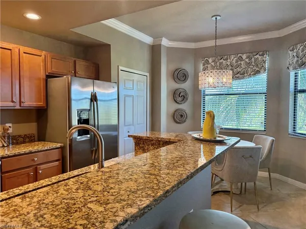 $2,800 | 9735 Acqua Court, Unit 637, Naples, FL 34113