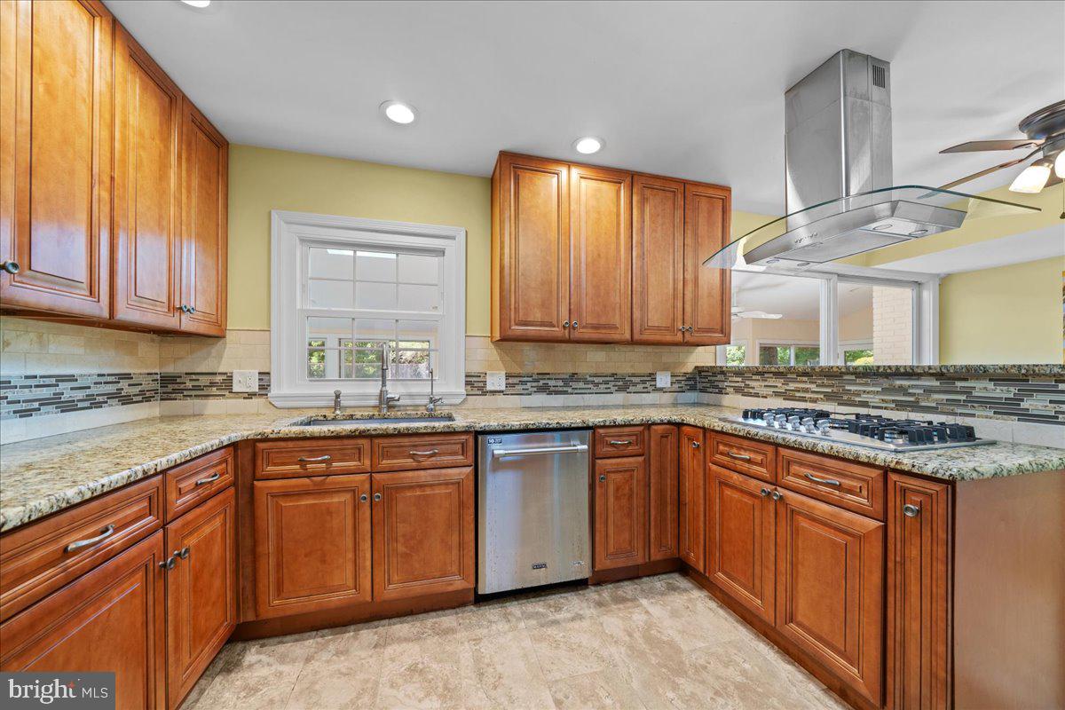 50 Gallup Road Princeton, NJ 08540 - Photo 13 of 44 Kitchen with floating hood