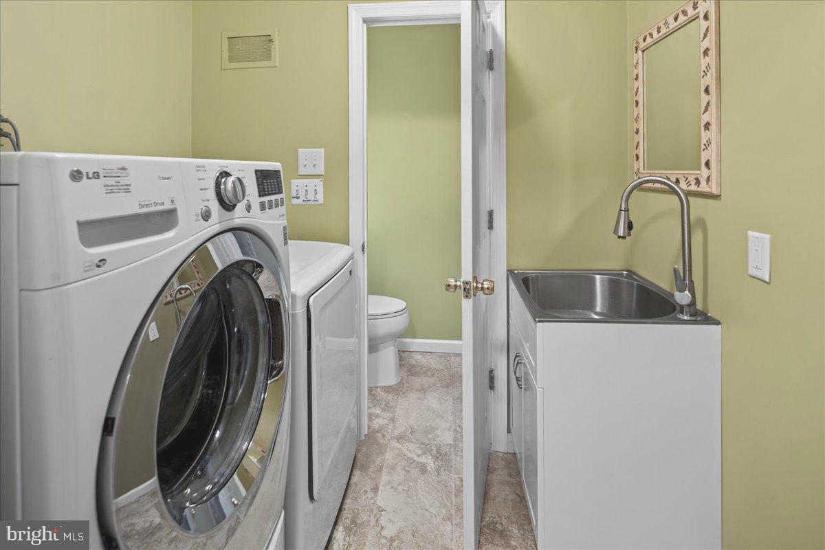 50 Gallup Road Princeton, NJ 08540 - Photo 27 of 44 First floor full bath/laundry