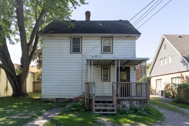 $215,000 | 632 Smith Avenue South, St. Paul, MN 55107