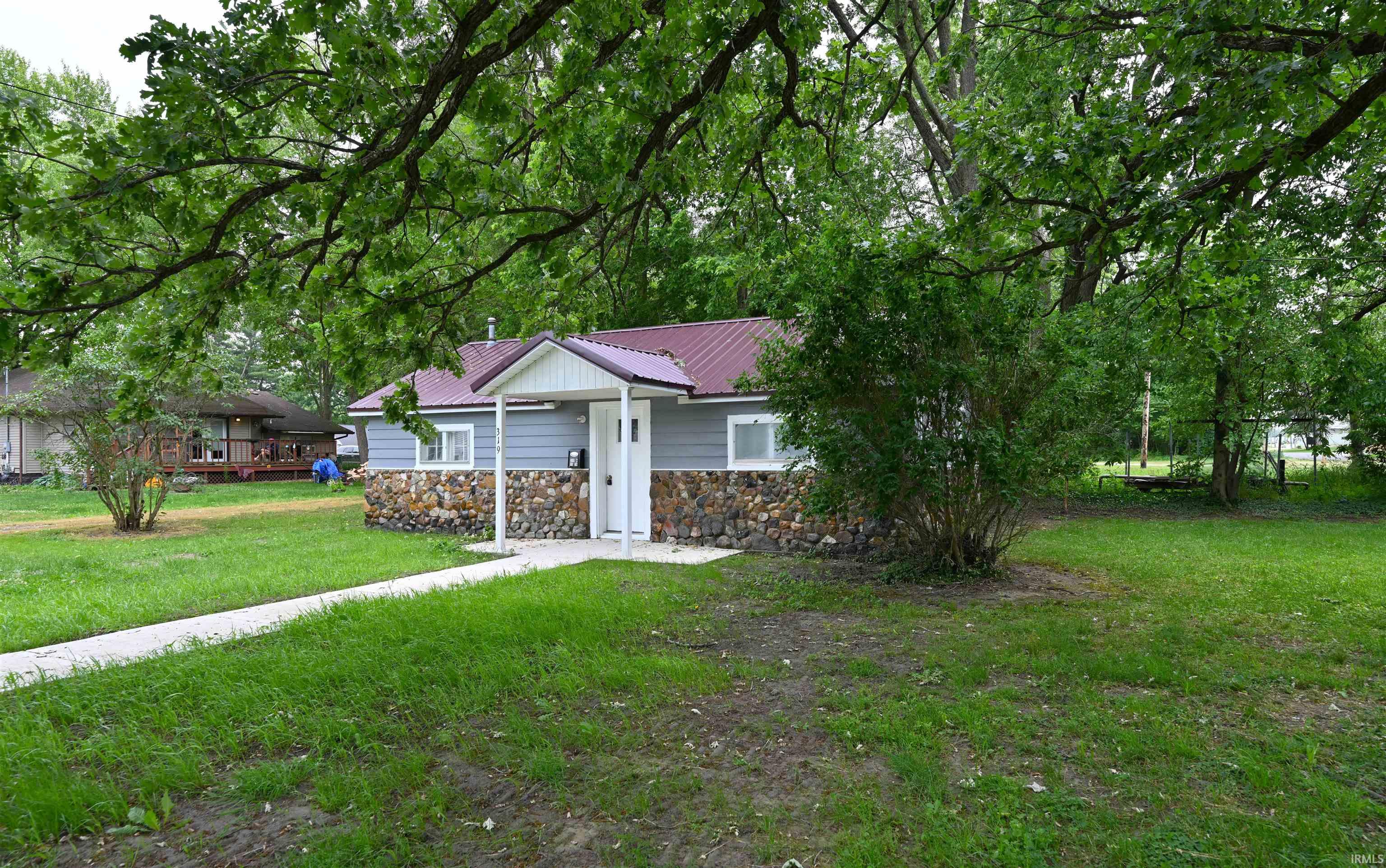 319 West 13th Street Winamac, IN 46996 - Photo 2 of 23