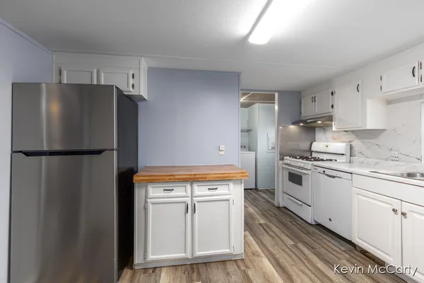 $77,900 | 3421 Pullman Court Southeast, Caledonia, MI 49316