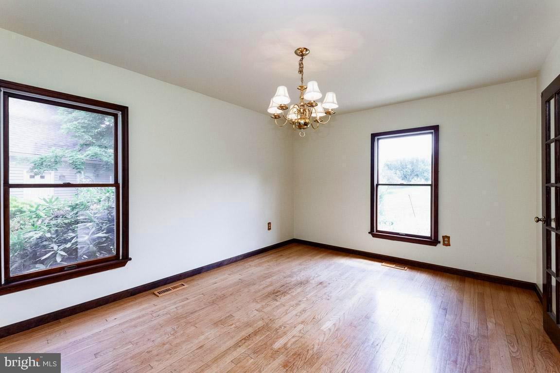 4874 Executive Drive Gainesville, VA 20155 - Photo 21 of 74 Formal dining room