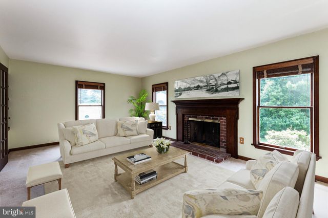 $800,000 | 4874 Executive Drive, Gainesville, VA 20155