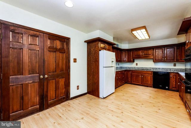 $800,000 | 4874 Executive Drive, Gainesville, VA 20155