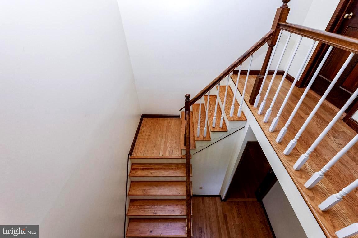 4874 Executive Drive Gainesville, VA 20155 - Photo 44 of 74 Main stair case