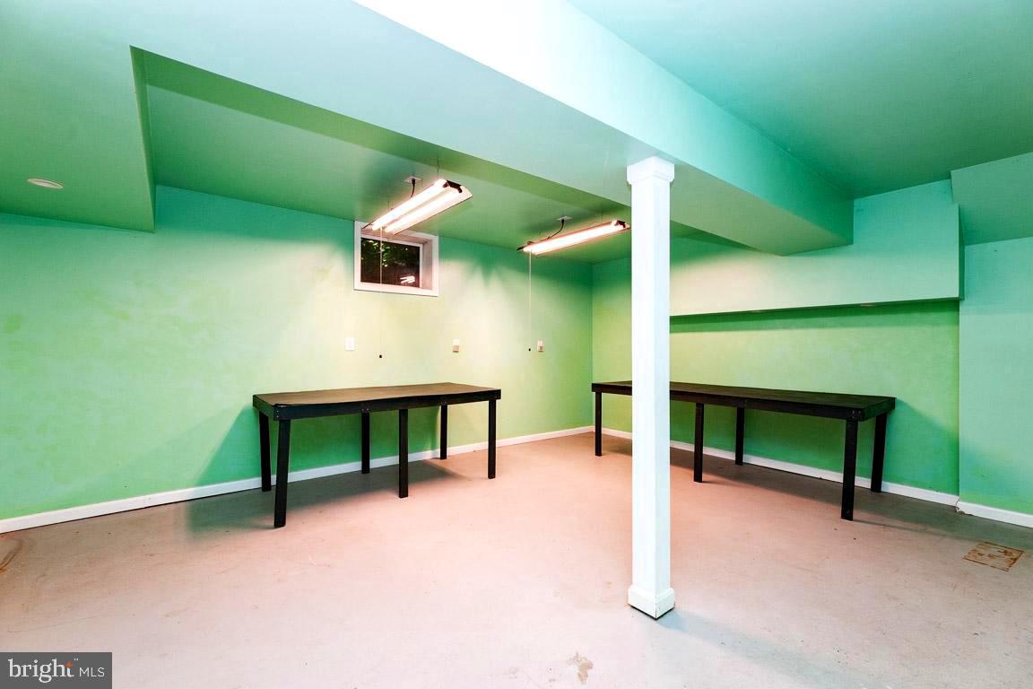 4874 Executive Drive Gainesville, VA 20155 - Photo 57 of 74 Lower-level Craft room or game room